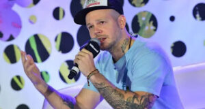 Residente anuncia que trabaja en el guión de su primera película