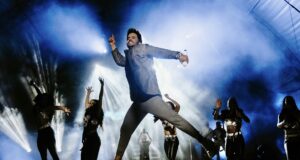 Manny Cruz celebra el merengue a casa llena en Puerto Plata