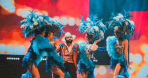 La González llena de risas el Gran Teatro del Cibao