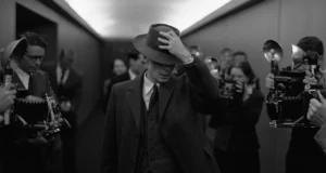 «Oppenheimer» lidera los Globos de Oro