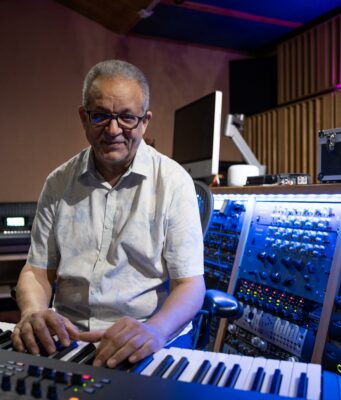 Manuel Tejada compone banda sonora de ‘El Fotógrafo de La 40’