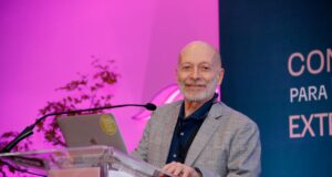 Eduardo Villanueva obtiene el Premio Nacional de las Artes Escénicas 2024