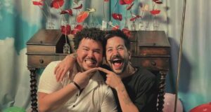 Cantautor dominicano León Yamil forma parte de la banda de Camilo