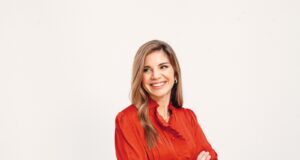 Autora del libro «Cómo hacer que te pasen cosas buenas» llega a RD con su gira 2025