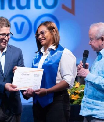 Instituto RTVD gradúa a sus primeros 155 técnicos de televisión