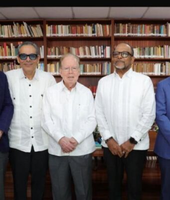 Presentan libro que recoge historias de emprendimiento dominicano con visión y propósito