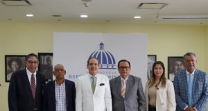 Otorgan a José Enrique García el Premio Internacional Pedro Henríquez Ureña