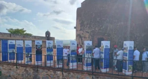Museo Fortaleza San Felipe inaugura exposición itinerante “80 años: Una historia. Primer picazo Monumento a los Héroes de la Restauración”