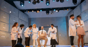 ¿Feo yo? : una de las experiencias escénicas más divertidamente densas de 2025