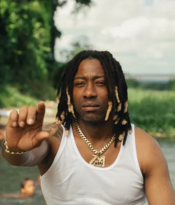 La 42, un documental que humaniza y critica la icónica calle de Capotillo