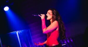 Adri Torrón lanza disco “REDSTAR”; abrirá show de Erreway