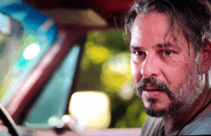 Frank Perozo sorprende con una interpretación intensa, física y perturbadora