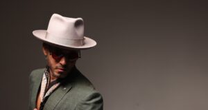 Zeo Muñoz lanza “Solito”, antesala de su tercer disco