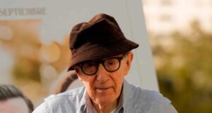 Woody Allen cumple 90 años: legado cinematográfico y controversias