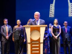 Reconocen con Premio Carrau a Robert Carrady en Festival de Cine de Funglode