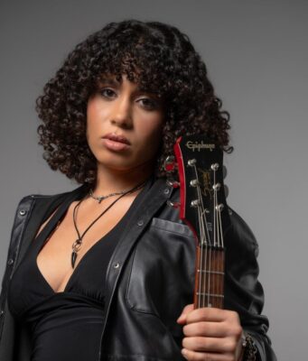 Ivy Negro celebra una nueva “Vuelta al Sol” en Rocknrolla