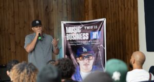 Realizan la primera conferencia sobre la industria de la música en Provincia Duarte