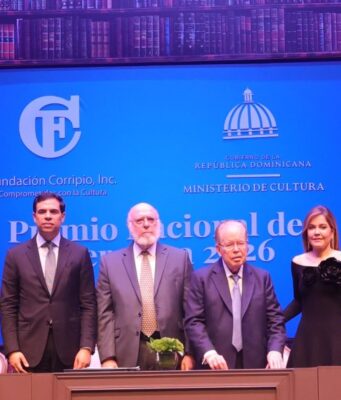 Pedro Vergés recibe el Premio Nacional de Literatura 2026 y consolida su legado en las letras dominicanas