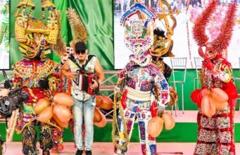 Carnaval de Santiago cierra su segundo domingo a golpe de música y del clásico Lechón