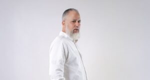 Héctor Then vive un 2026 de estrenos, riesgo y versatilidad