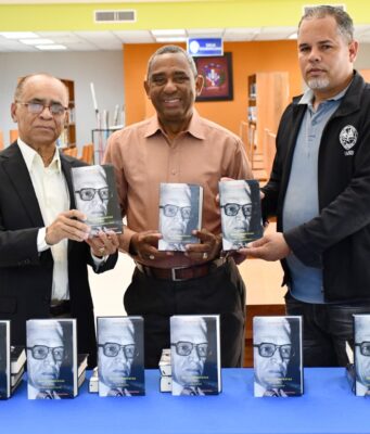Biblioteca UASD Recinto Barahona recibe obras completas de Juan Bosch para fortalecer la bibliografía académica