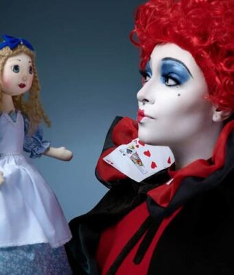 Patricio León vuelve con “Alicia en el país de las maravillas”