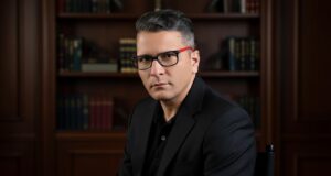 Cineasta Bladimir Abud participará en el Festival de Cannes y ofrecerá conferencia en París