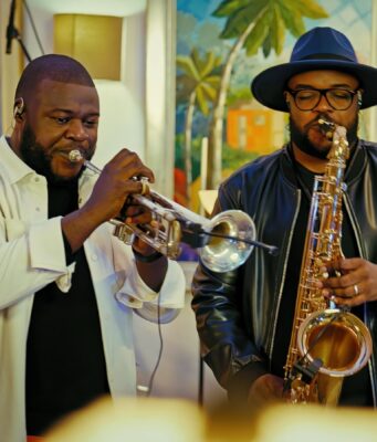 «Fiel hacia mí», la nueva y profunda alabanza de Aires de Unción