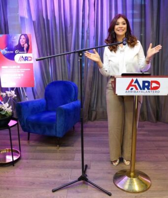 Nikauly De La Mota presenta una nueva visión de comunicación para el país con Arriba y Alante RD