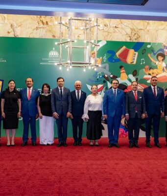 Senado y Cultura rinden homenaje a figuras del arte en gala “Raíces vivas del Cibao”