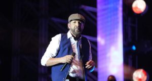 Juan Luis Guerra hace vibrar a Sevilla con 18,000 fanáticos