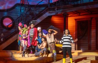 “El Capitán Control” culmina con éxito su aventura en el Teatro Nacional