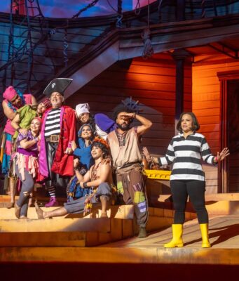“El Capitán Control” culmina con éxito su aventura en el Teatro Nacional