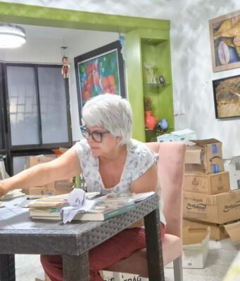 El trabajo de los libreros es mucho más que vender títulos en Feria del Libro