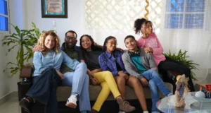 De la pantalla a la Feria del Libro: “La Familia Espejo” revela lo que trae su segunda temporada
