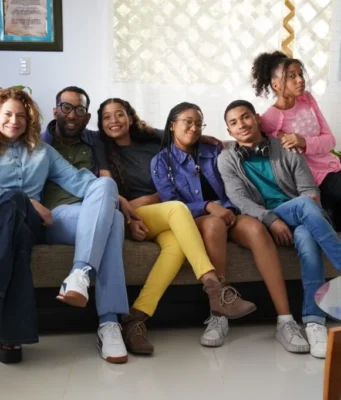 De la pantalla a la Feria del Libro: “La Familia Espejo” revela lo que trae su segunda temporada